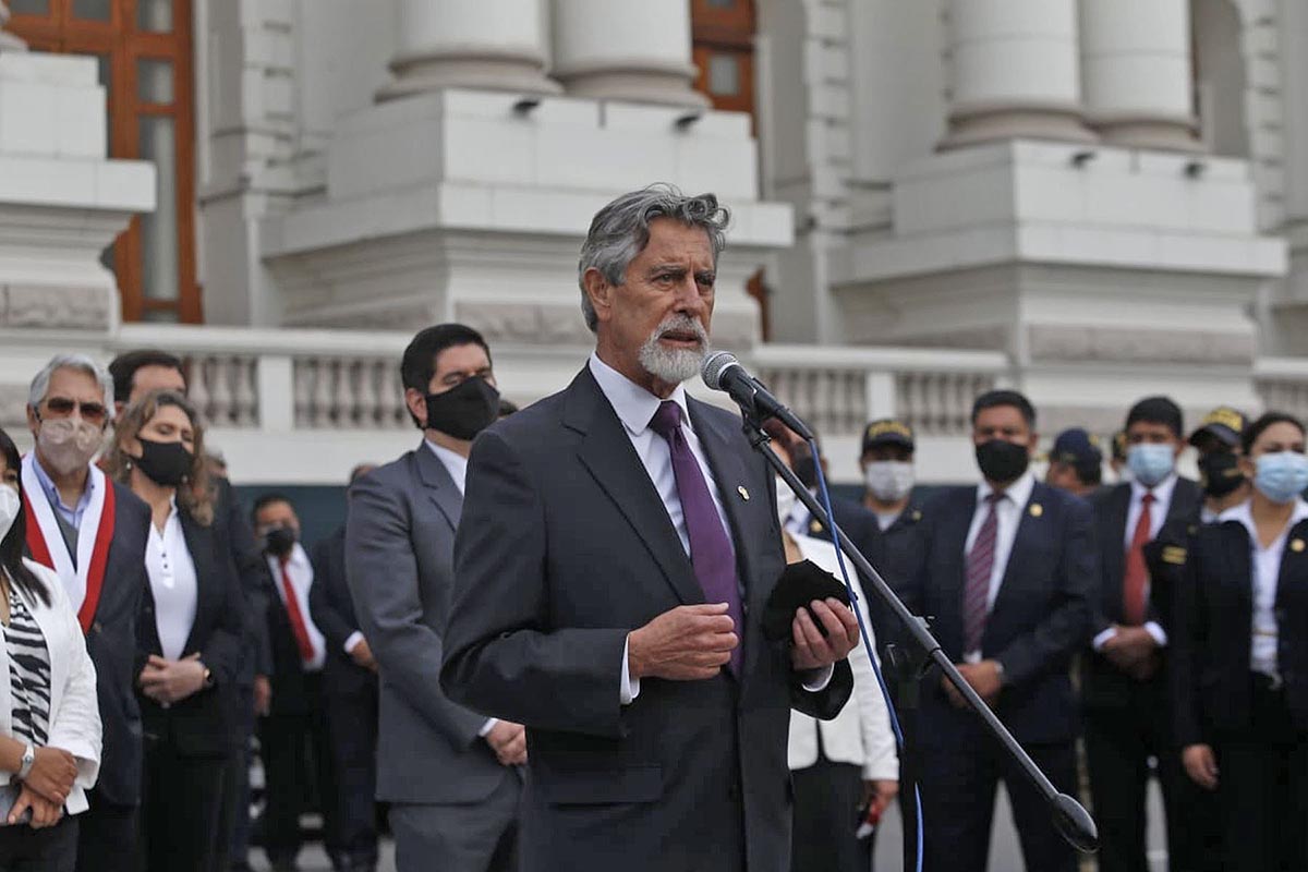 Perú eligió a  Francisco Sagasti, su tercer presidente en una semana