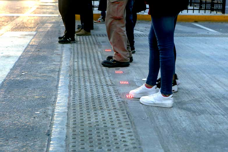 Los peatones tecno inauguran un nuevo negocio en la Ciudad