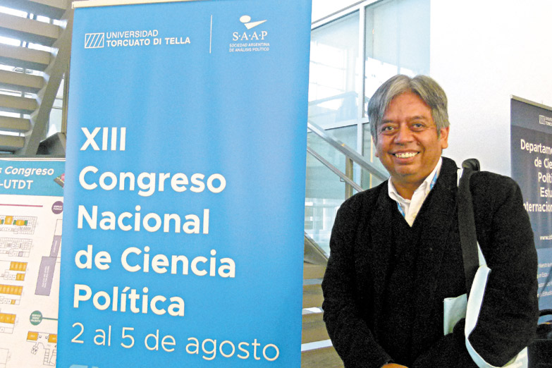 Jesús Tovar Mendoza: «Ahora no compiten como políticos, sino como actores de teatro»