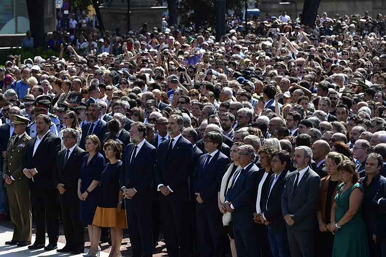 Masiva marcha en Barcelona contra el terrorismo al grito de «No tengo miedo»