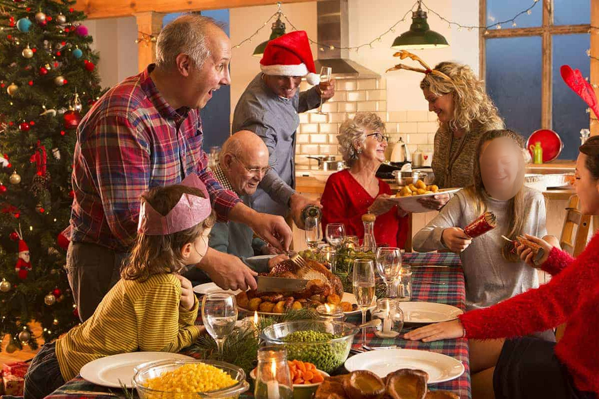 Nochebuena gasolera: la mesa navideña cuesta un 65% más cara que el año pasado