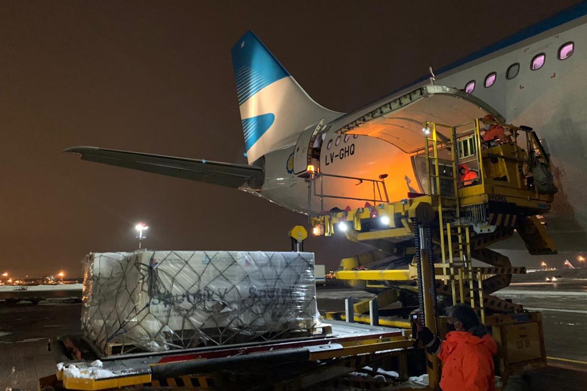 Demorado por un temporal en Moscú, ya partió el vuelo que trae 400 mil dosis de Sputnik V