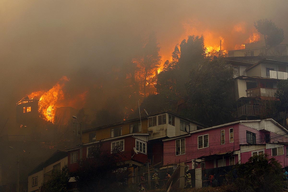 Chile en alerta por un incendio que ya consumió 150 hectáreas de bosque