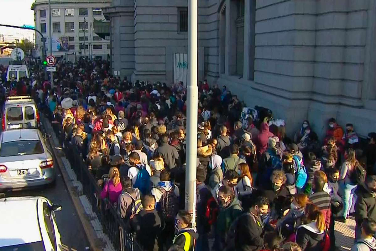 Horas de caos en Constitución por una protesta que interrumpió los servicios del tren Roca