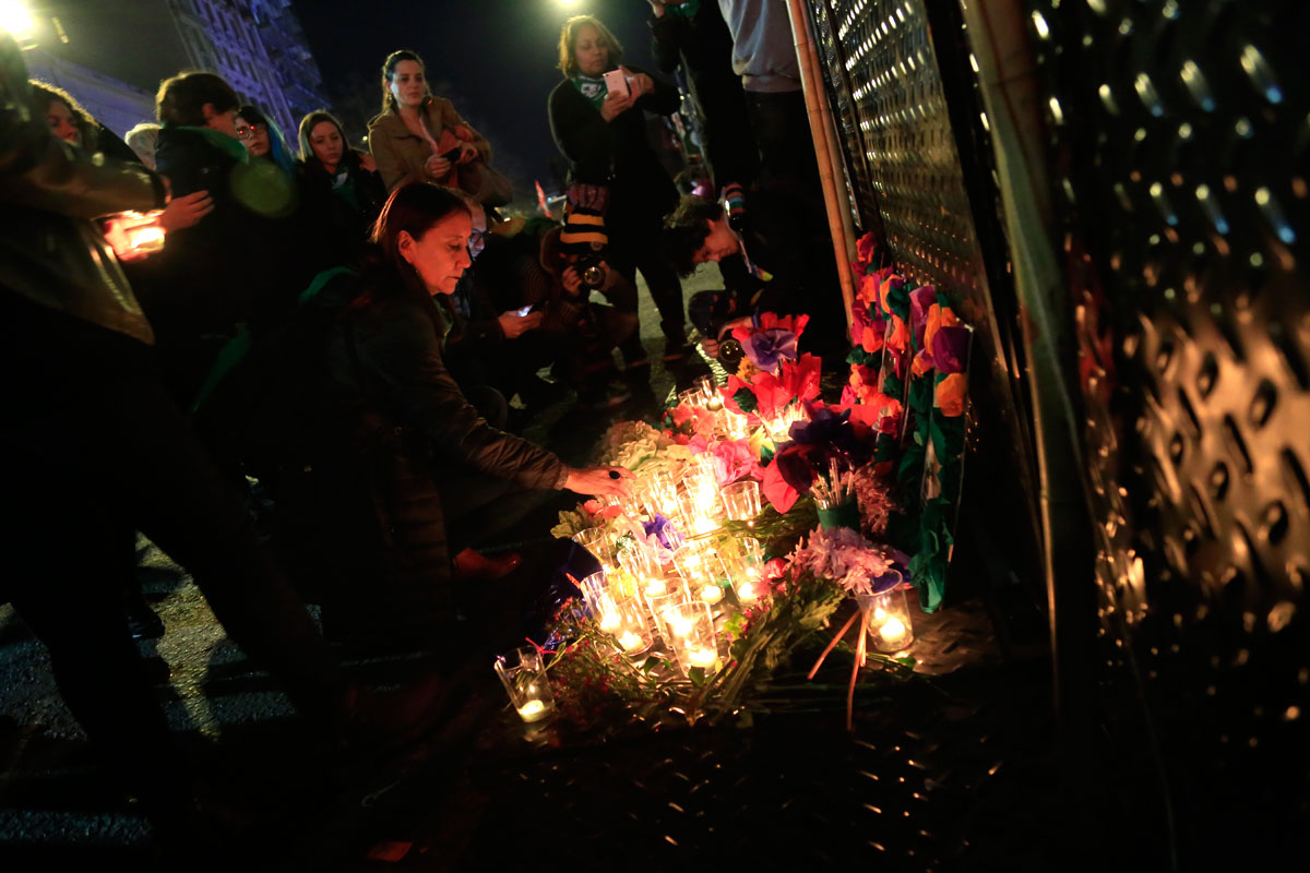 A la espera de la votación: un velorio colectivo para Liliana Herrera