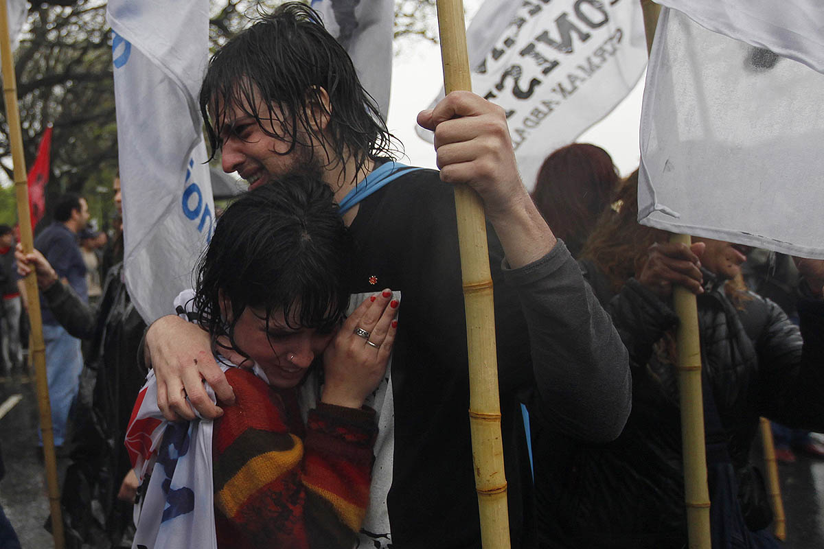 El día que murió Kirchner y lloró la militancia