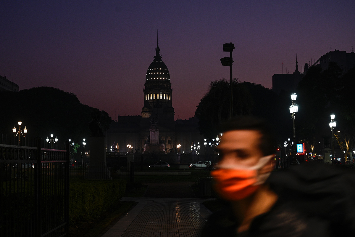 Parte de jueves: 34 personas murieron y 2606 fueron diagnosticadas con coronavirus en el país