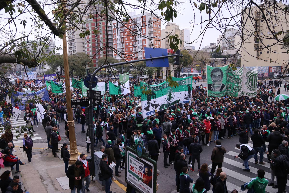 Masivos reclamos de estatales en Justicia y Agroindustria