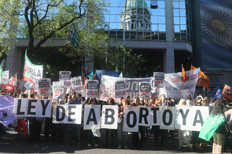 Difunden un manual para el correcto tratamiento de coberturas periodísticas sobre casos de aborto