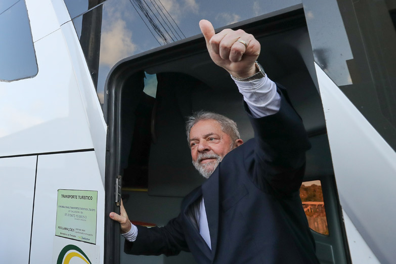 De ser presidente, Lula propone un referendo para anular reformas de Temer