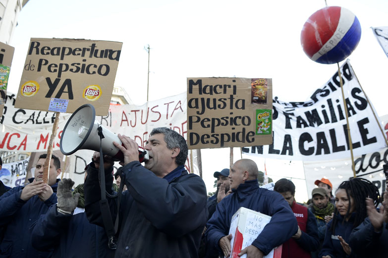 La industria perdió 100 empleos por día desde que asumió Macri
