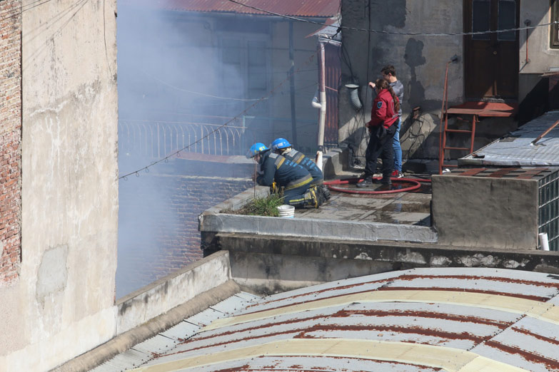 Vecinos y un comedor popular de la Boca afectados por otro incendio