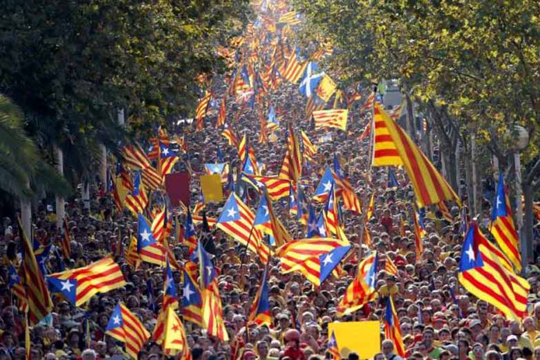 La justicia y el gobierno español se lanzan de lleno contra el referéndum catalán