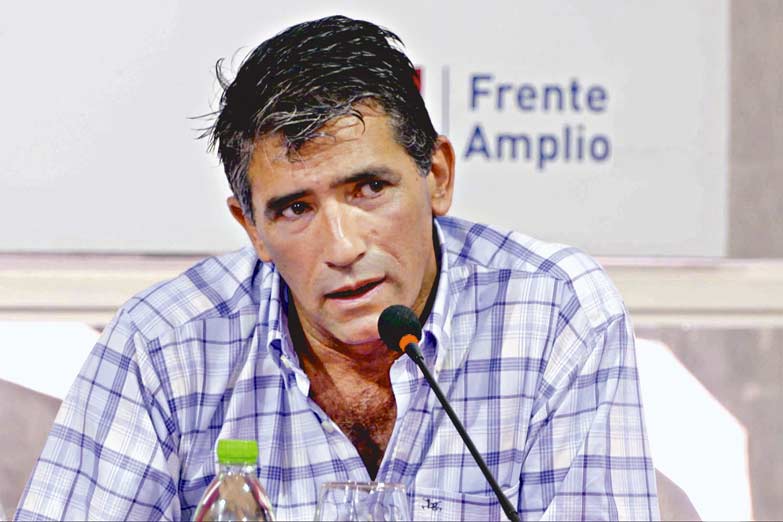 Renunció el vice de Uruguay presionado por el Frente Amplio