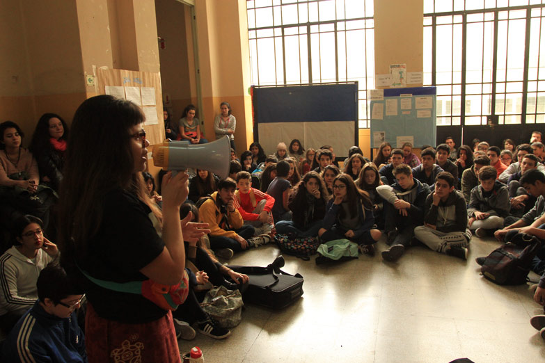 Enseñar en tiempos de falsas libertades