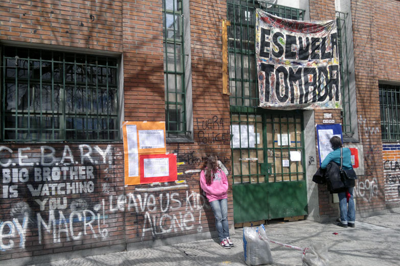 La Justicia ordena suspender el instructivo contra la toma de colegios porteños