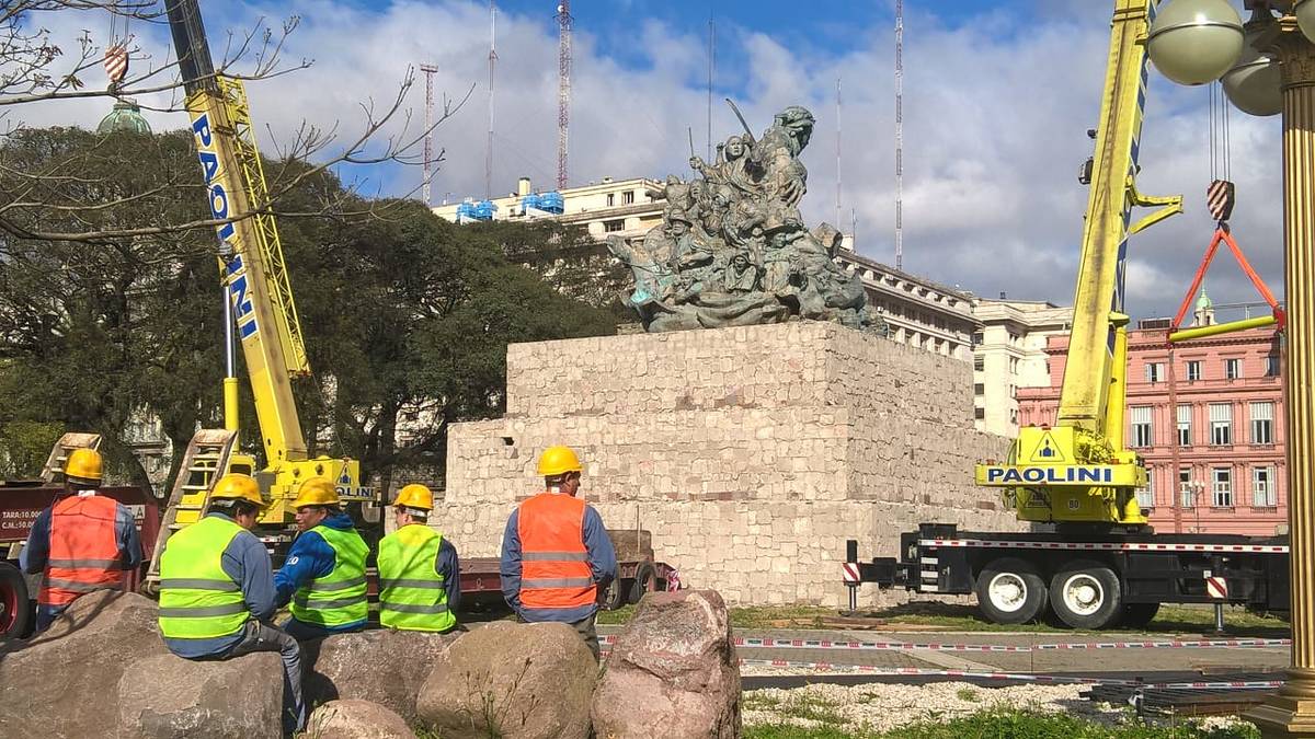 Trasladan el monumento de Juana Azurduy al CCK