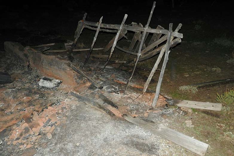 Nuevo ataque a la comunidad mapuche: incendiaron casas tras la toma del juzgado de Esquel