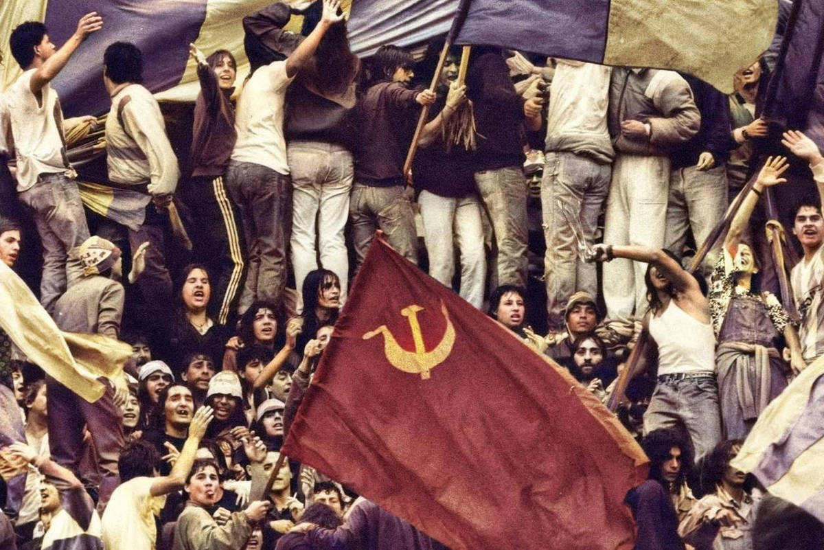 Cuando la bandera comunista flameó en La Bombonera