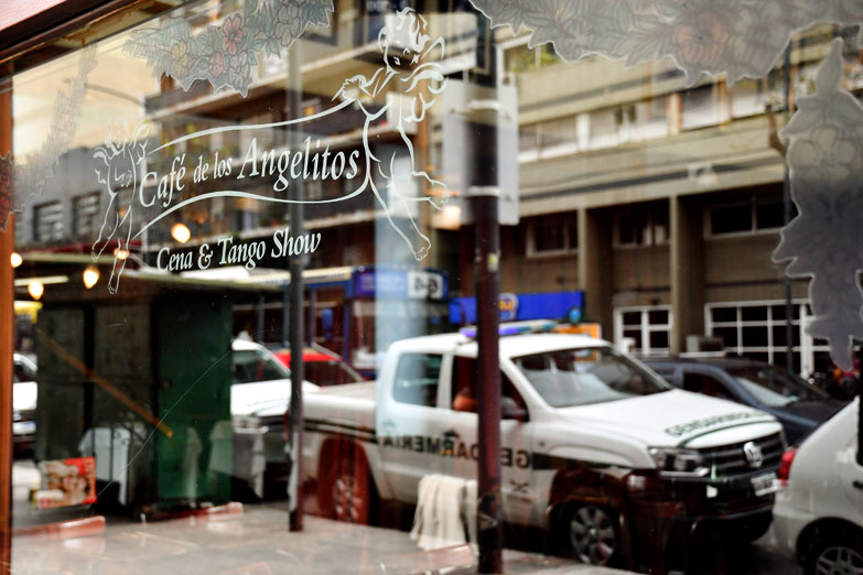 Allanaron el Café de los Angelitos