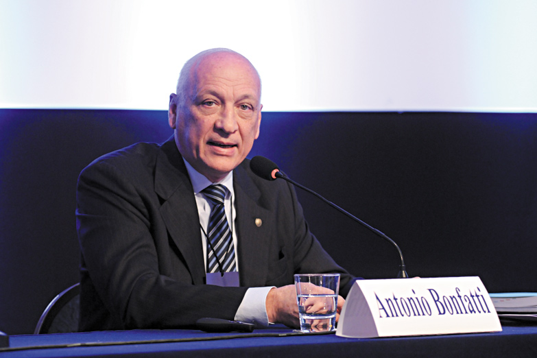 Bonfatti comparó a Macri con Hitler y armó un escándalo