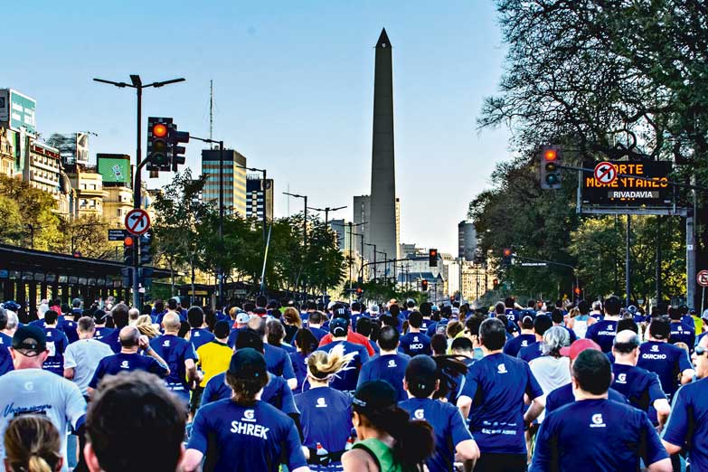 Una maratón made in Clarín, con 20 millones de sospechas