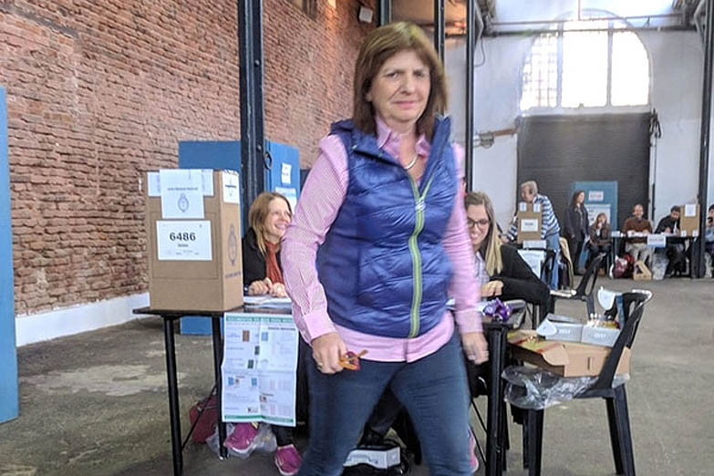 Las imágenes del escrache a Patricia Bullrich