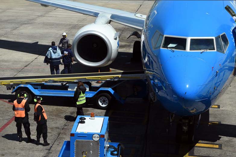 Un martes sin vuelos de Aerolíneas y Austral por un reclamo gremial