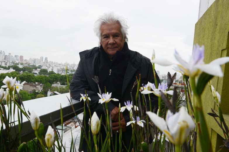 Víctor Heredia: «Cumplir 50 años de carrera me obliga a seguir mejorando»