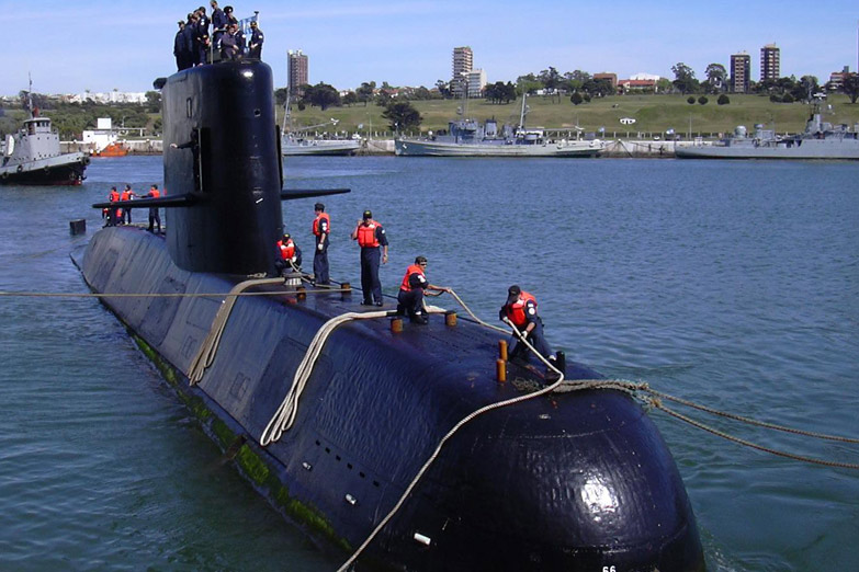 «No tenemos ningún rastro del submarino»