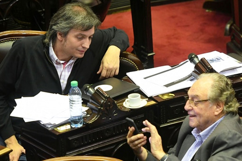 Máximo Kirchner reivindicó el proyecto de Carrió y le pegó a Clarín