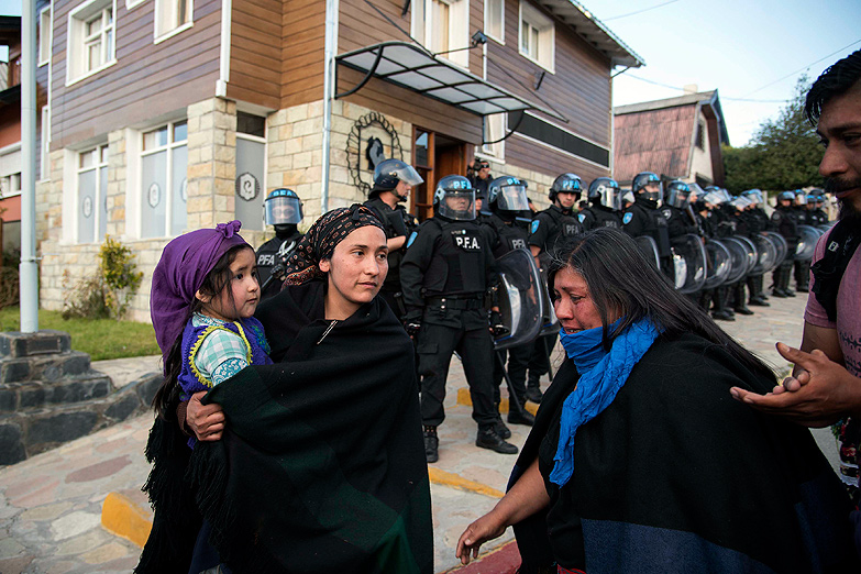 «No nos dejaron ni tomar agua»