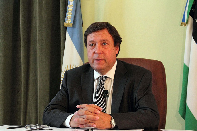 Weretilneck respaldó la versión oficial y cargó contra los mapuches