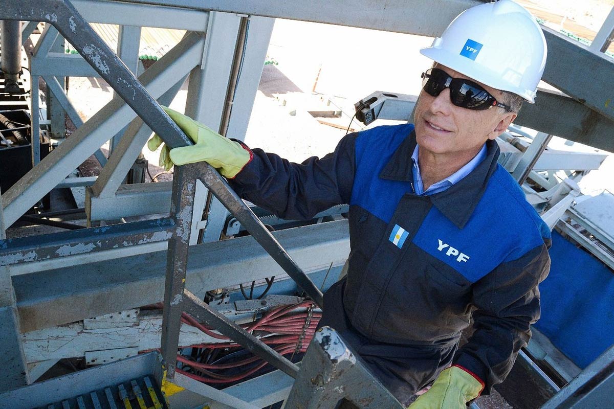 Suma críticas una licitación de YPF para que Paraguay construya remolcadores y barcazas