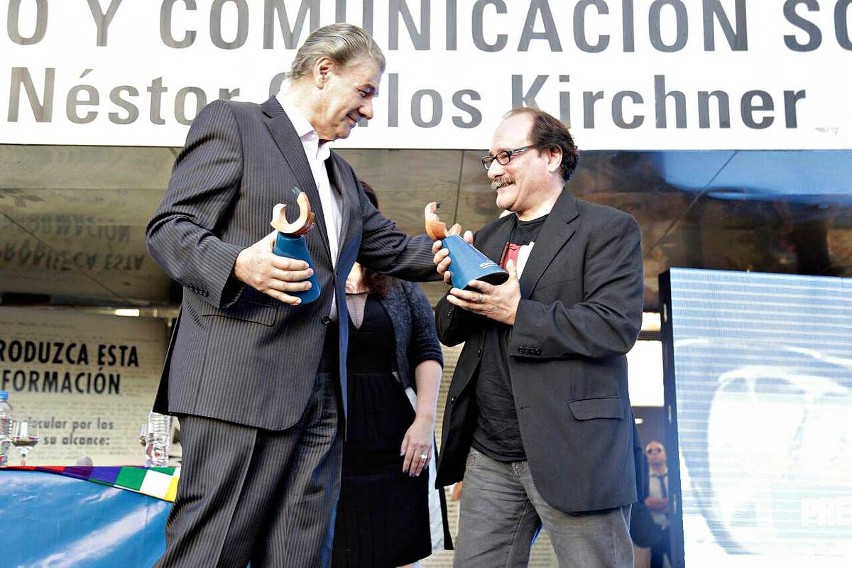 Premian a periodistas en la Universidad de La Plata