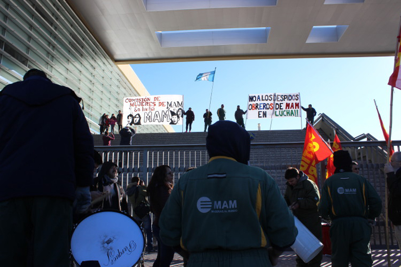 Un diputado y una sindicalista heridos en represión a trabajadores en Neuquén