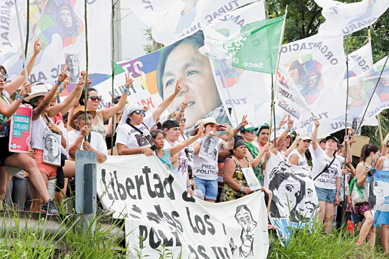 Miles de mujeres agitaron las calles de Jujuy por la libertad de Milagro Sala