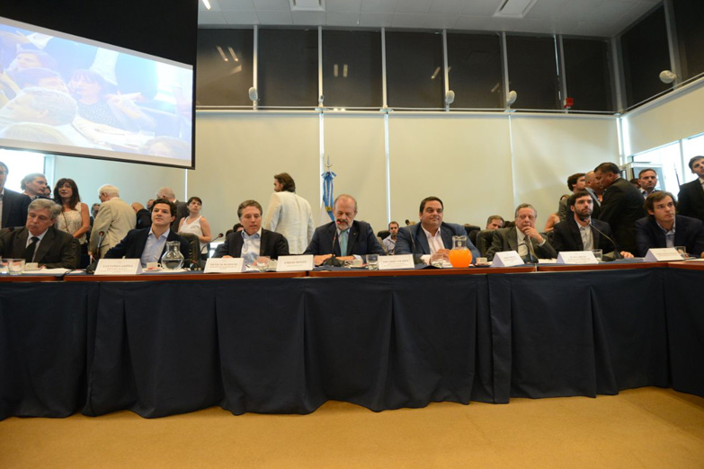 En medio de un escándalo, Cambiemos logró dictamen para el recorte de las jubilaciones