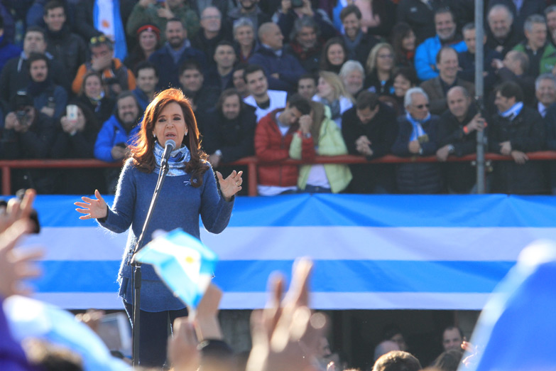 Cristina llamó a los legisladores a «rechazar el saqueo a los jubilados»