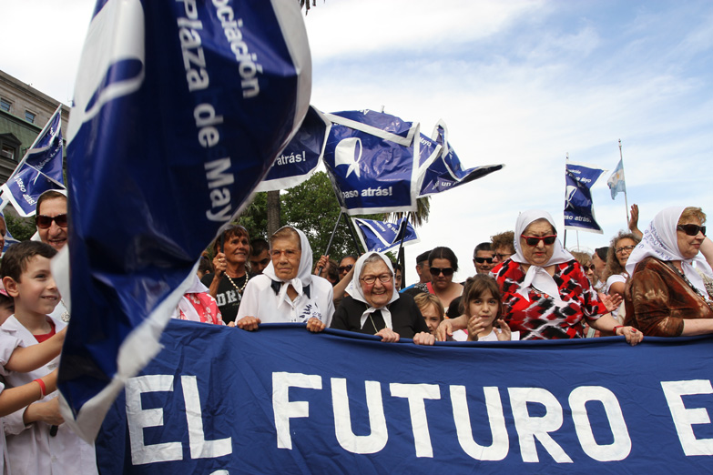 Antes de la represión, las Madres de Plaza de Mayo quisieron sumarse a la movilización