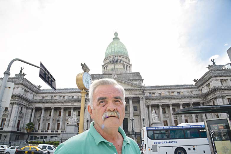 Juan José Puchet: «No puedo considerar valiente a alguien que le pega a un viejo»