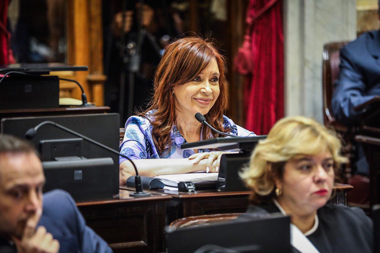 En su primera participación como senadora, Cristina se cruzó con Michetti