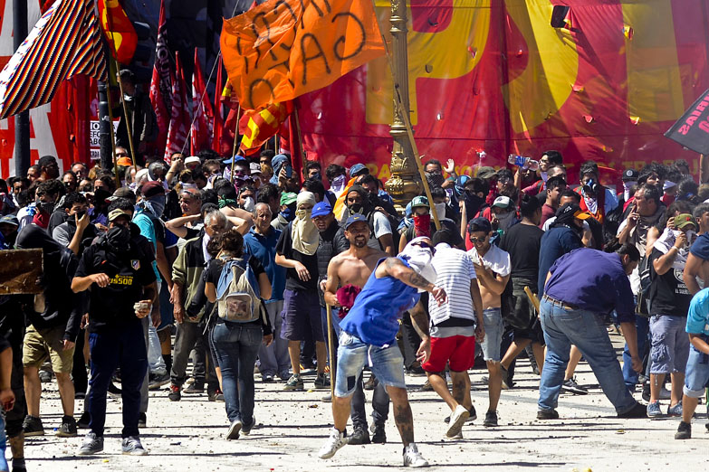 Reforma previsional: ordenan la detención de otro militante
