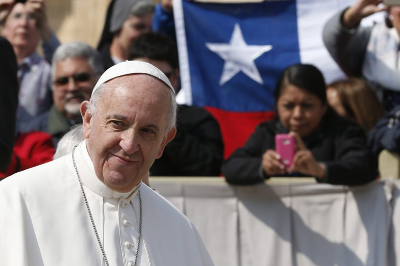 De eso no se habla: por la visita del Papa, en Chile postergan el debate de la ley de diversidad sexual