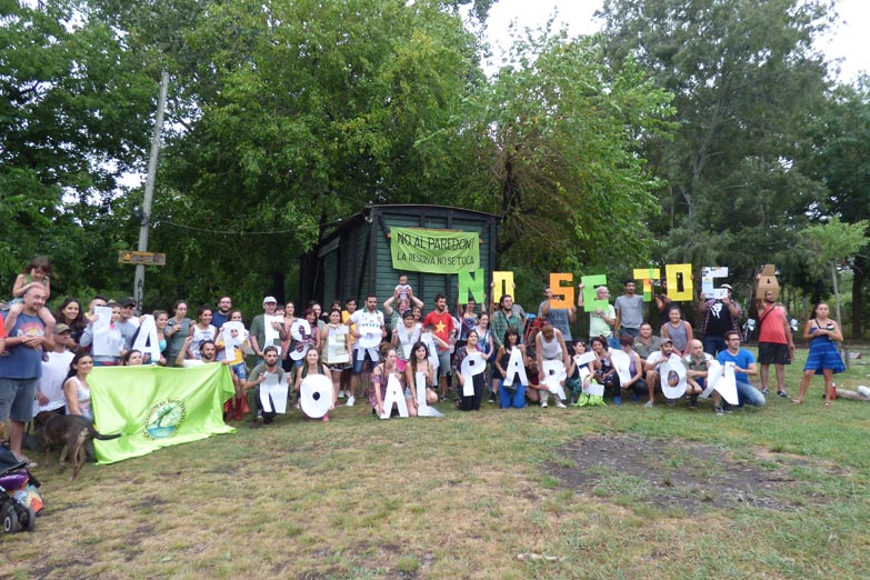 Mateada contra la construcción de un muro en la reserva Santa Catalina de Lomas