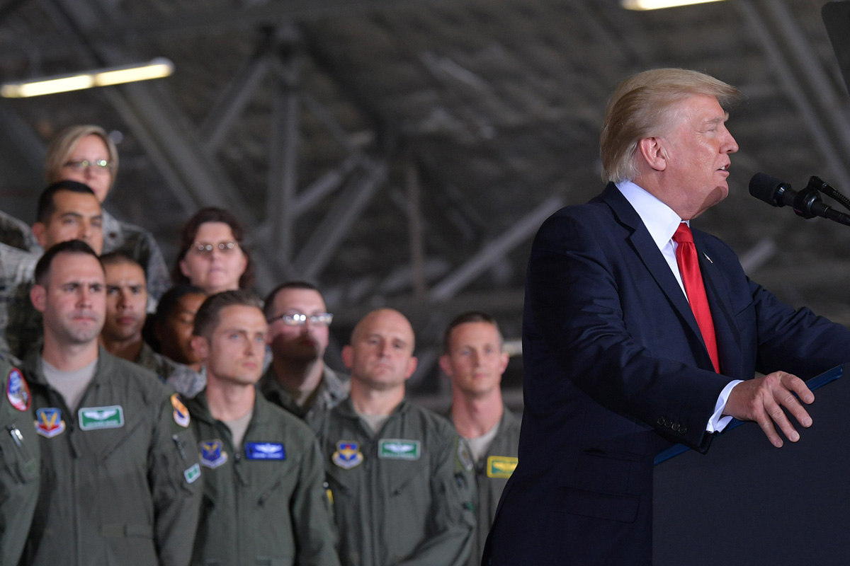 Trump sale a la Conquista del Espacio