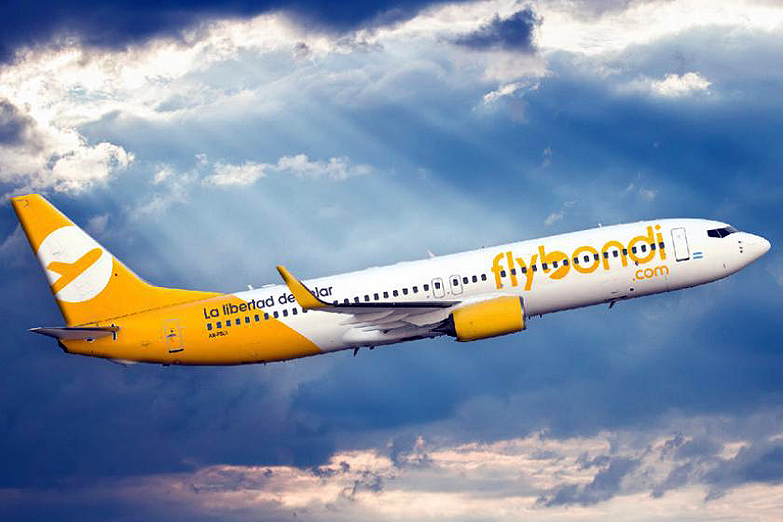 Denuncian que Flybondi dejó a pasajeros sin sus equipajes
