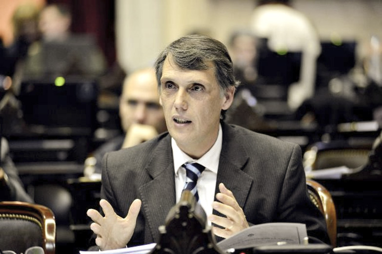 Pablo Kosiner: «El gobierno tendría que escuchar más a Monzó para tomar decisiones»