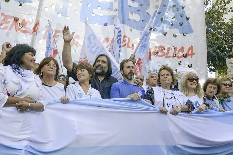 Más de la mitad de los docentes perdieron salario real en 2017