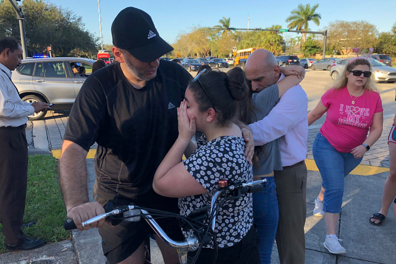 Al menos 17 muertos en otro tiroteo en una escuela de EE UU